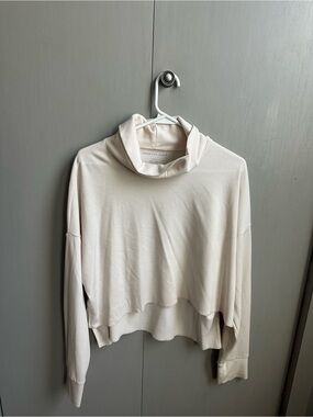 American Eagle Outfitters Cream Cropped Turtleneck Sweater